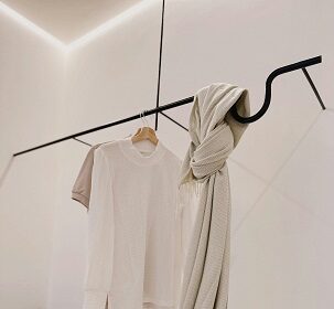 minimalist wardrobe