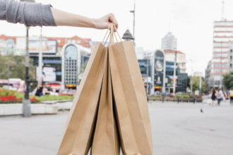 Custom Paper Bags: Why Custom Paper Bags Are Better Than Plastic Bags